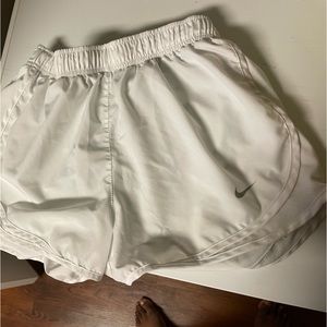 Nike tempo shorts medium